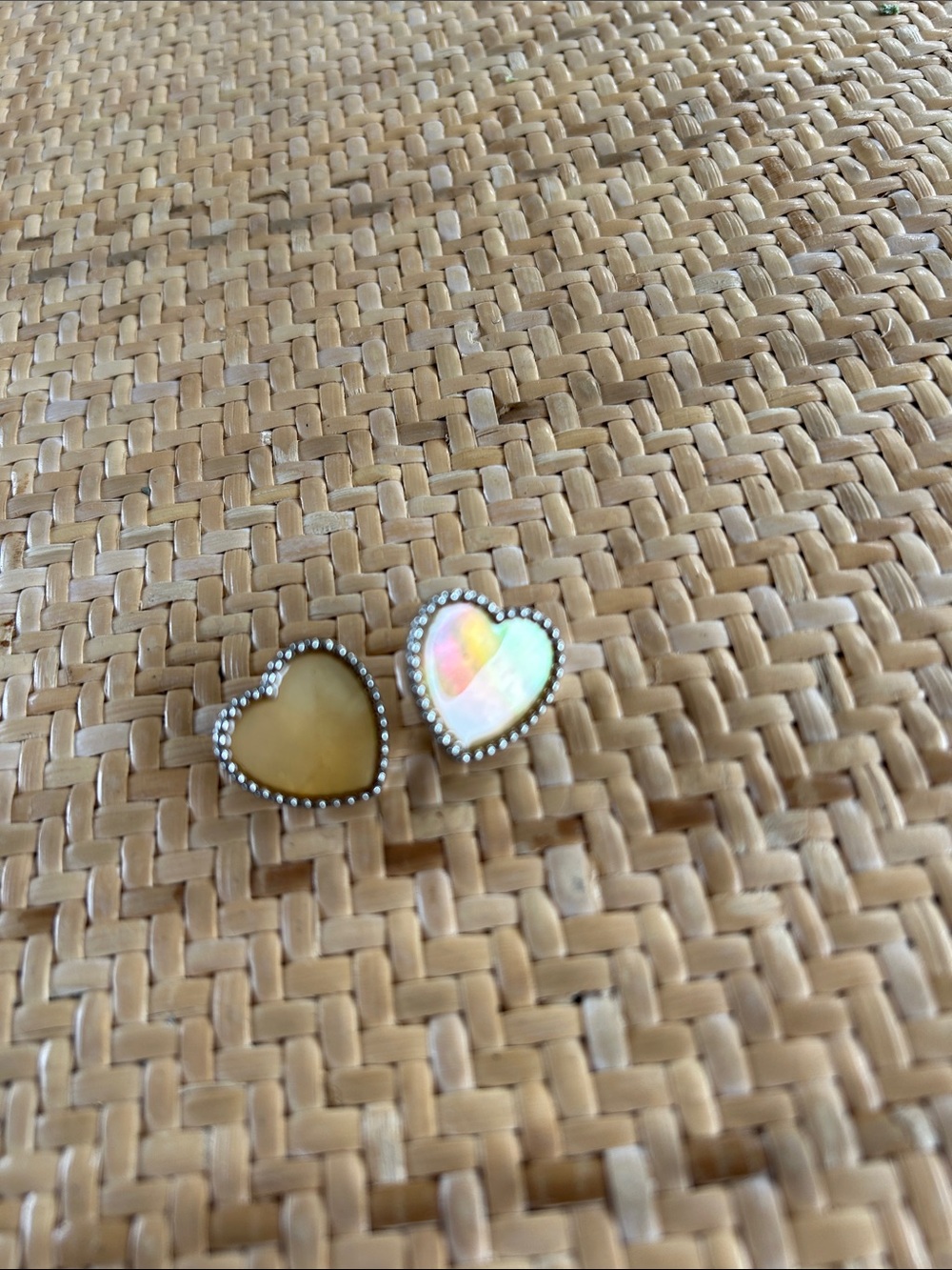 Heart-Shaped Mother of Pearl Stud Earrings - Yellow/Iridescent
